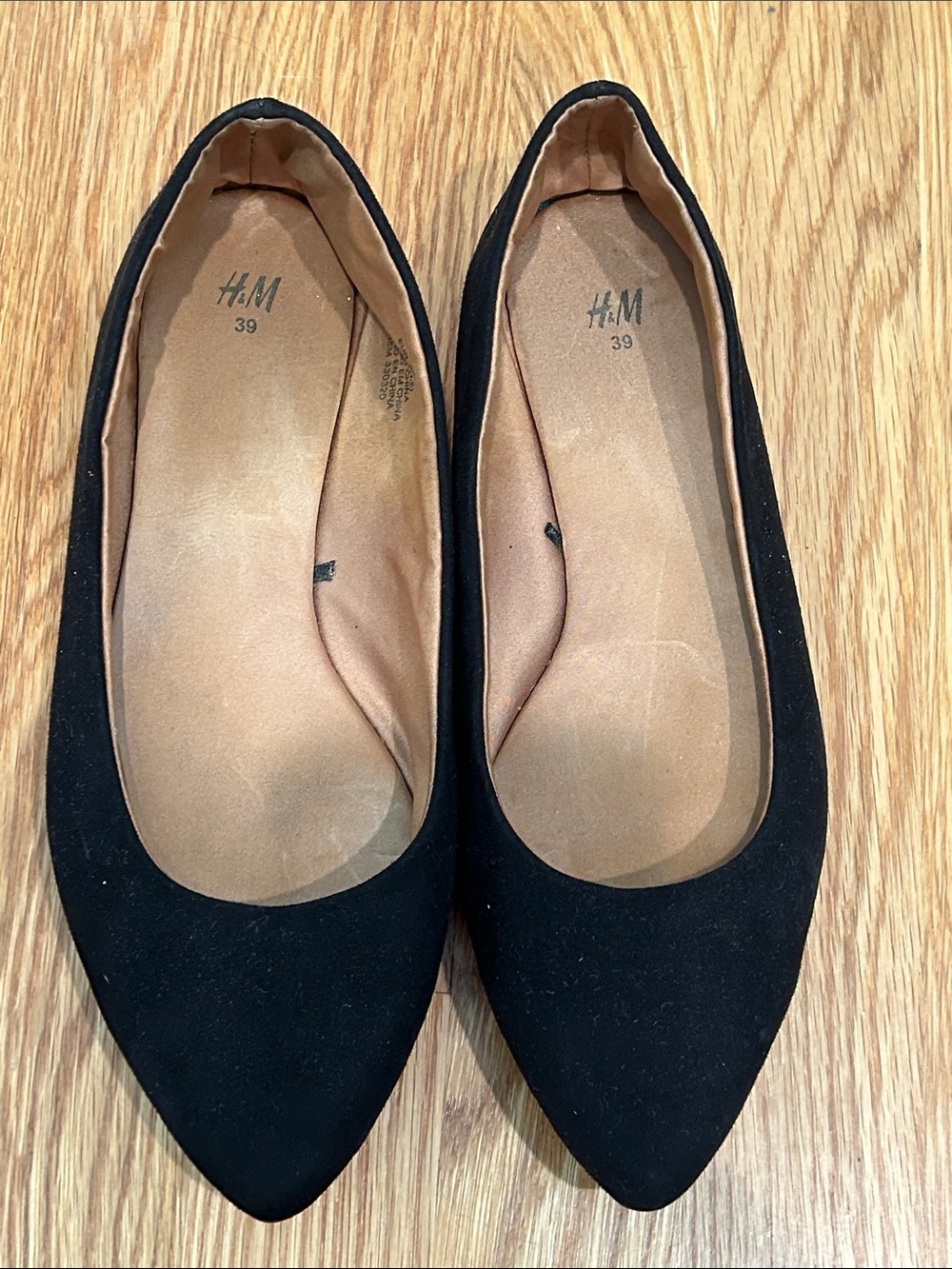 H&M Women's Classic Black Pointed-Toe Ballet Flats size 9 casual footwear shoes